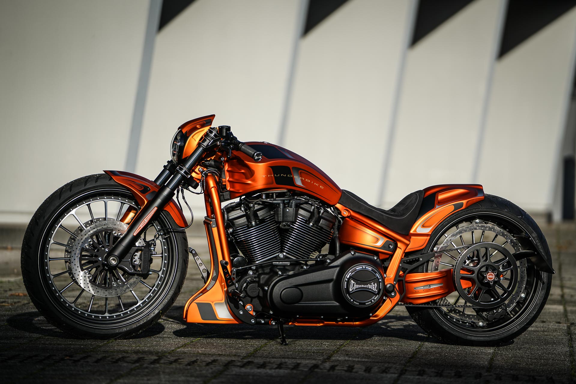 Thunderbike GP-Style • H-D FXBRS Softail Breakout Custom Motorcycle