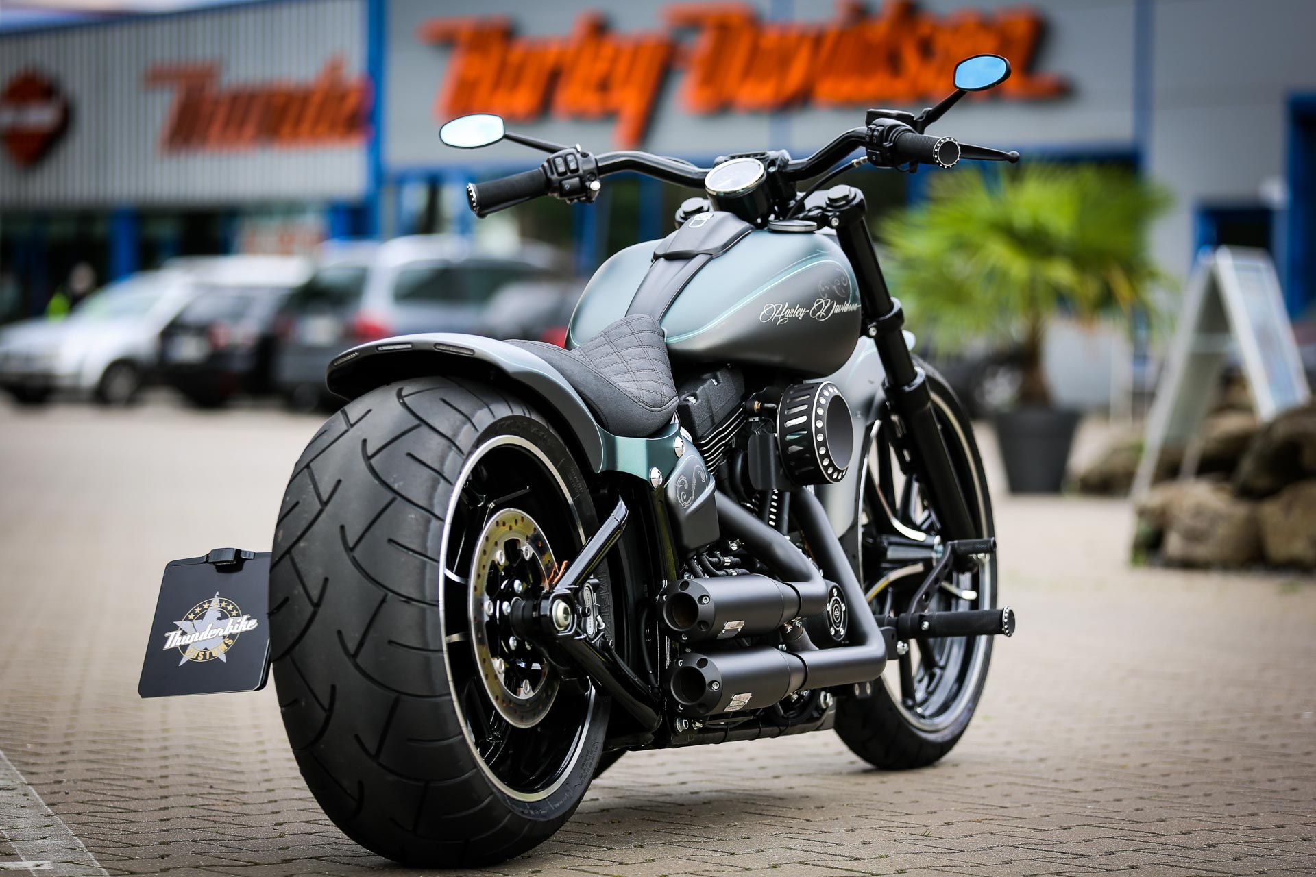 HD fat boy Custom Thunderbike