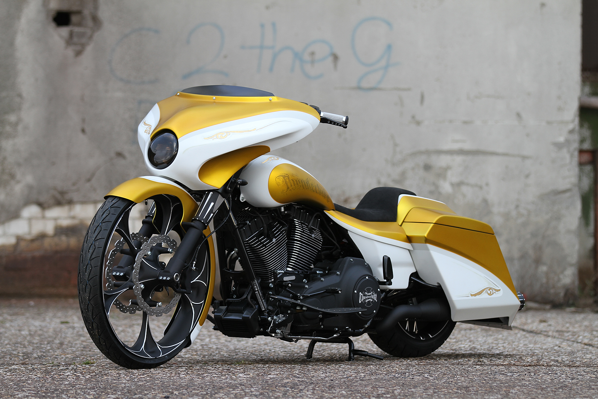 Thunderbike Streetmaster • H-D Street Glide FLHX Custom Motorcycle