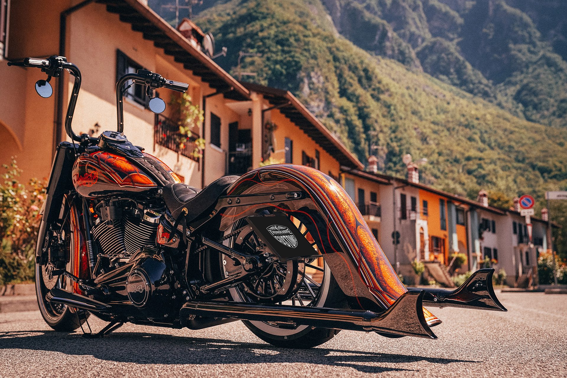 Harley Davidson Road King Cholo Style Chicano