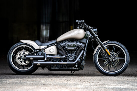 Thunderbike Bat Wheeler customized Harley-Davidson Breakout